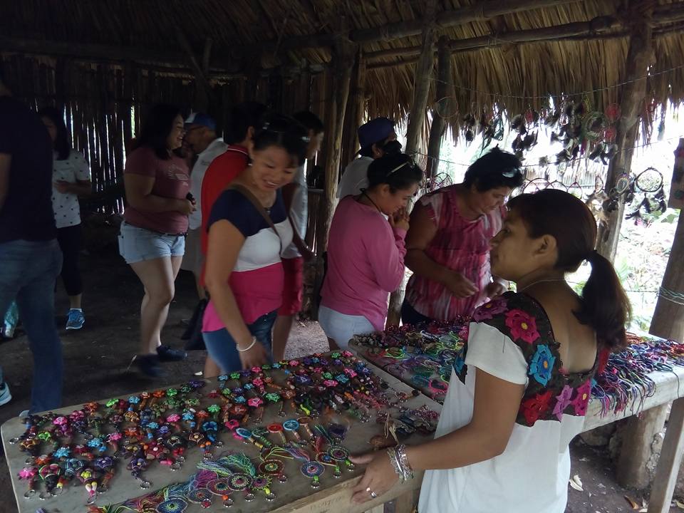 Visiting the Mayan community and its temples